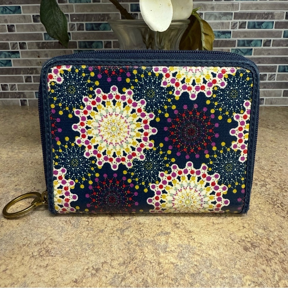 Fossil zip around passport wallet - Picture 2 of 4